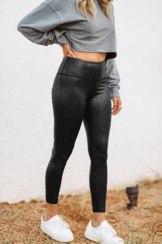 Lux2boutique.com - The Black High Waisted Snakeskin Leggings are the  perfect addition to your NYE outfit 🖤✨🍾 . . Click on the link to shop NOW  ✨🛍 https://lux2boutique.com/collections/bottoms/products/black -high-waistedsnakeskin-leggings . . FOLLOW us